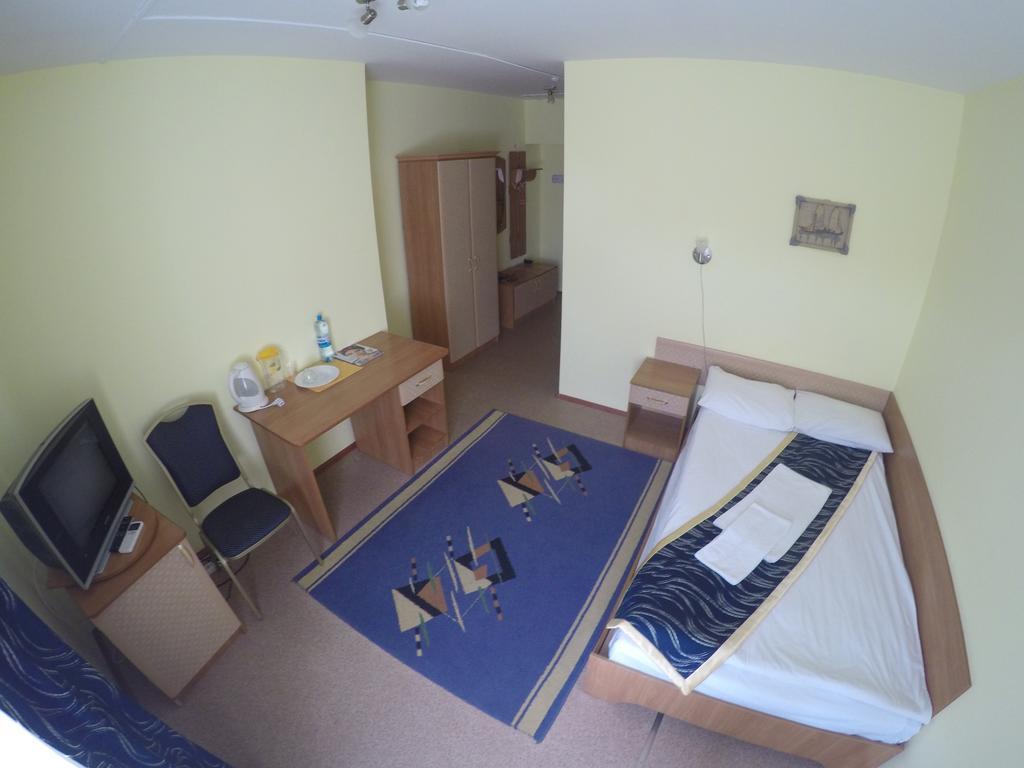 Kurmet Hotel Уральск Номер фото