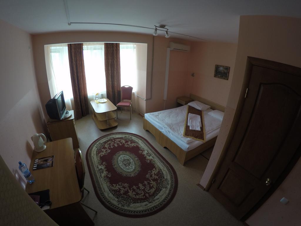 Kurmet Hotel Уральск Номер фото