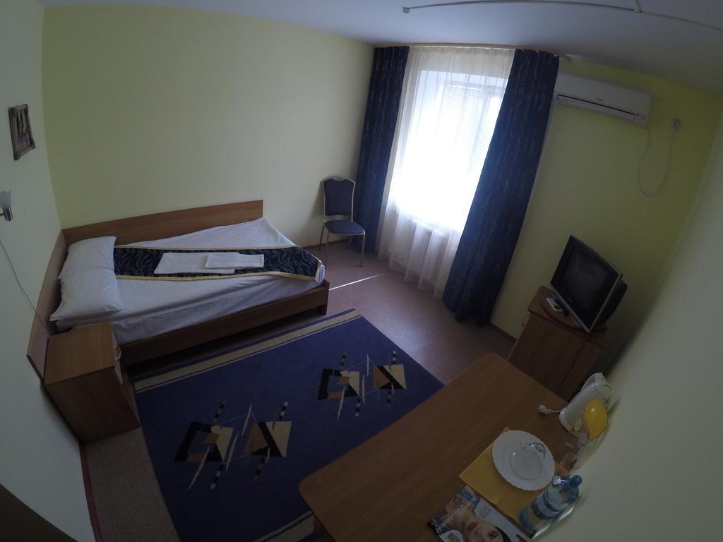 Kurmet Hotel Уральск Номер фото