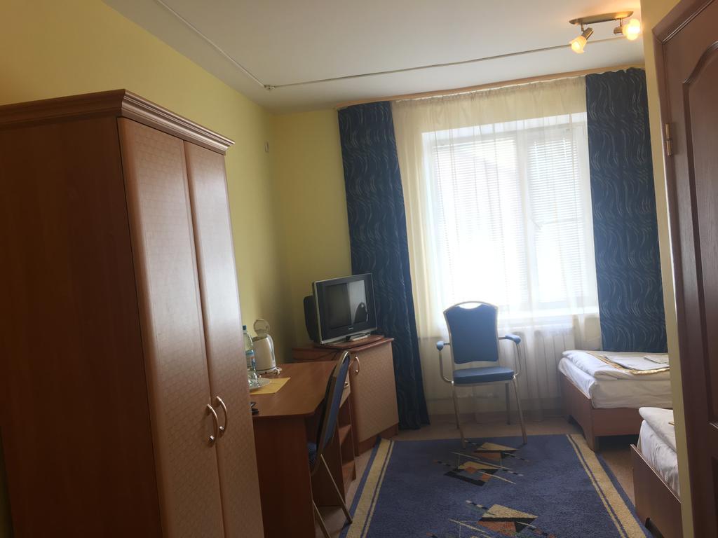 Kurmet Hotel Уральск Экстерьер фото