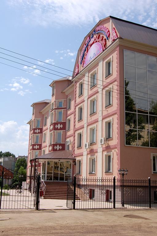 Kurmet Hotel Уральск Экстерьер фото